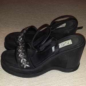 Mia Platform Sandals, black w/ silver accents EUC